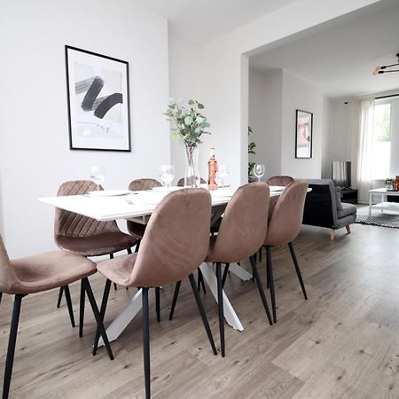 קארדיף Large 5 Bedroom House - Harlequin Gardens - Parking - Wifi מראה חיצוני תמונה