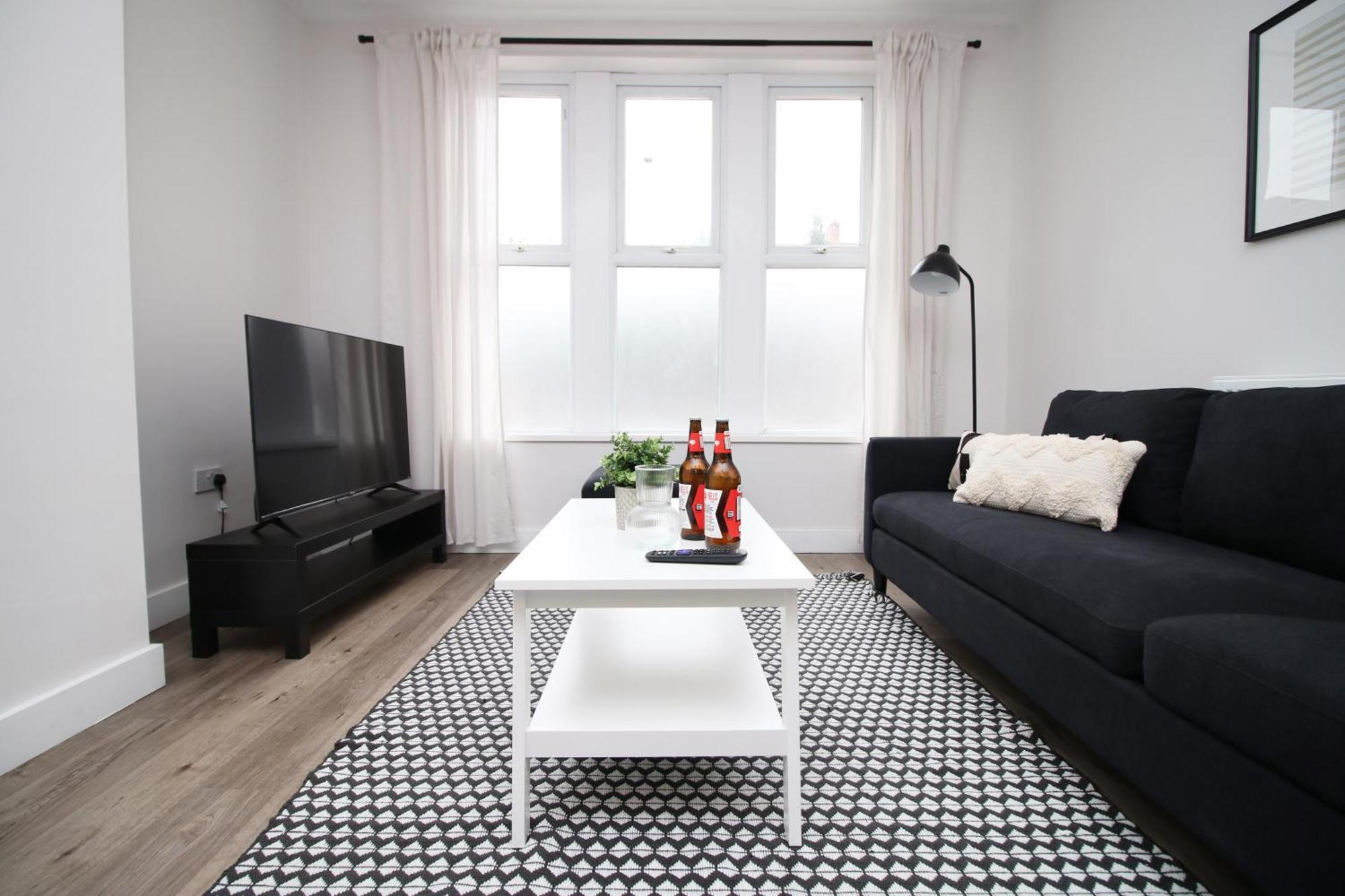 קארדיף Large 5 Bedroom House - Harlequin Gardens - Parking - Wifi מראה חיצוני תמונה